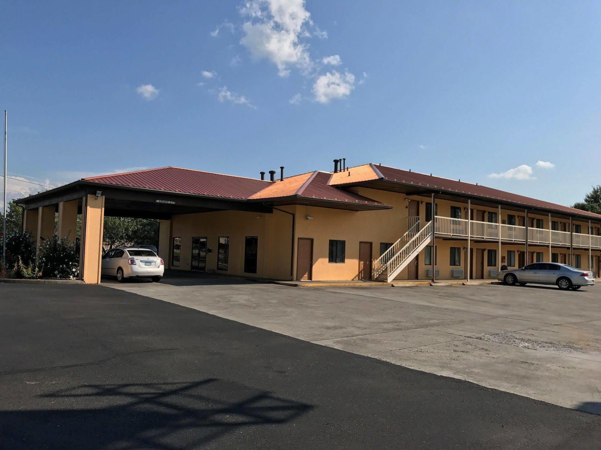 Madisonville Motor Inns Of America מראה חיצוני תמונה