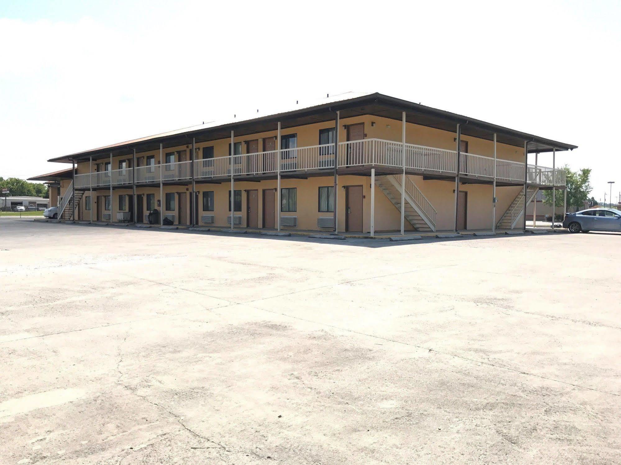 Madisonville Motor Inns Of America מראה חיצוני תמונה