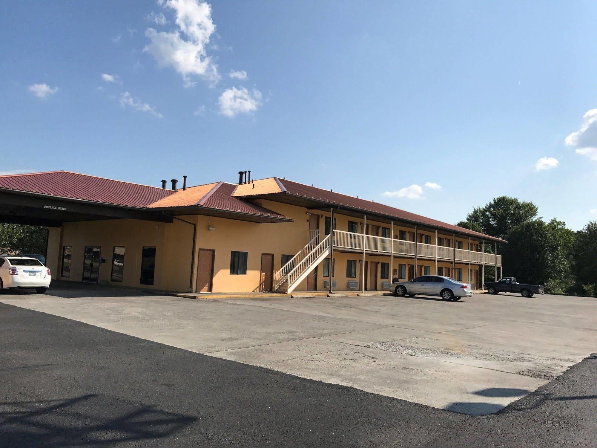 Madisonville Motor Inns Of America מראה חיצוני תמונה